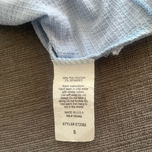 NWOT - Windsor brand - Crop Top With Tie in Front - Size Small - Picture 5 of 5